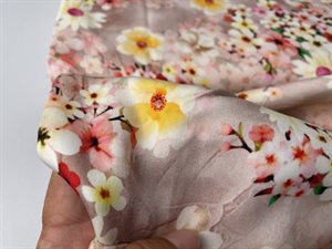 Fastvævet viscose - silky print med blomster i blide toner